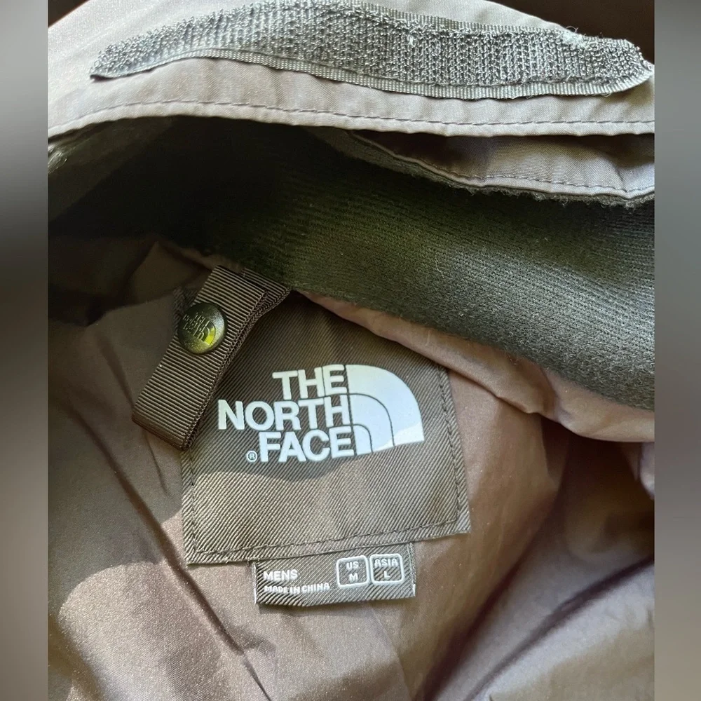 The Northface Men's Sz M 2024 Shell Jacket in Black Medium